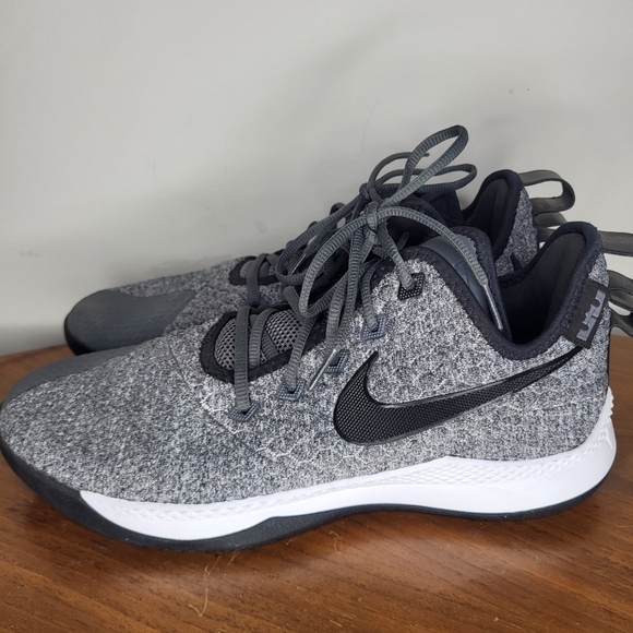 Nike LeBron Witness 3 Dark Grey Men's Size 10.5 - Picture 7 of 15